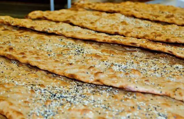 افزودن سبزیجات به نان ممنوع 