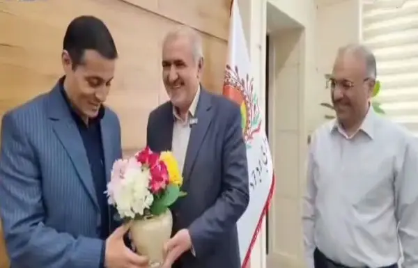 توی بروجرد یک خانواده طلاهاشونو 