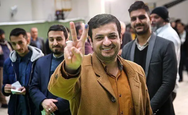 استاد رائفی پور: آمریکا درحال