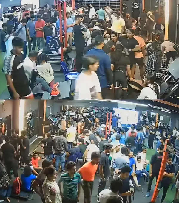 اینجا یه پاساژ شلوغ یا